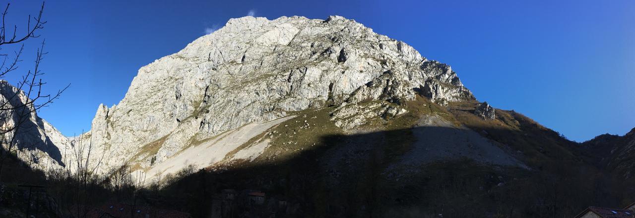 Albergue Villa De Bulnes Esterno foto